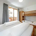 Apartment In Near Lift *