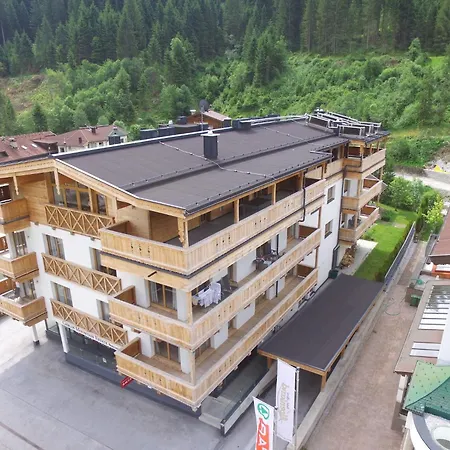 Appartement In Near Lift *