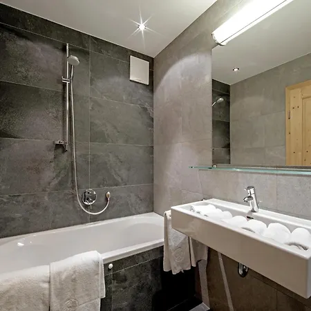 Appartement In Near Lift *