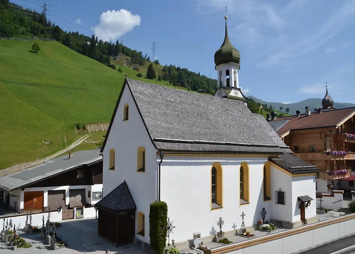 In Near Lift * جيرلوس