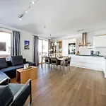 Appartement In Near Lift